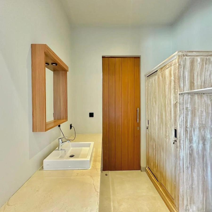 Mega Canggu Guest House Екстер'єр фото