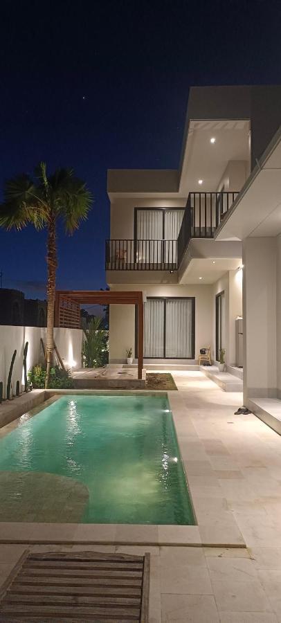 Mega Canggu Guest House Екстер'єр фото